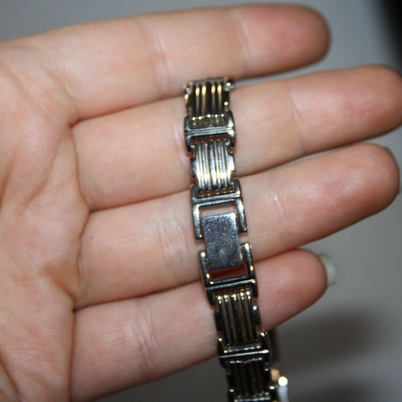 Beautiful silver link bracelet 7' long 3/8" wide - Picture 2 of 5